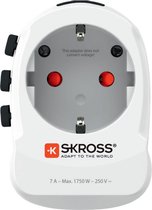 SKROSS - Wereldreisadapter met aardingsstekkers (geen Zwitserland en Italië) + 1 USB + 1 type C-sleuf