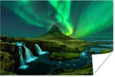 Noorderlicht boven de watervallen in IJsland poster papier 60x40 cm - Foto print op Poster (wanddecoratie woonkamer / slaapkamer) / natuurverschijnselen Poster