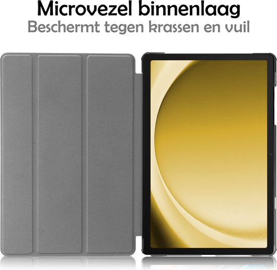 Étui de tablette gris avec une doublure en microfibre, à côté d'un écran de tablette avec un fond doré.