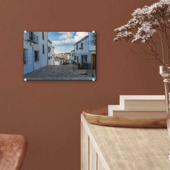 ® Glasschilderij 30x20 cm - Schilderij acrylglas - Een straat van Antequera Spanje - Foto op glas - Muurdecoratie woonkamer - Wanddecoratie slaapkamer - Schilderijen