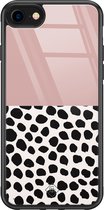 Casimoda® hoesje - Geschikt voor iPhone 8 - Stippen roze - Luxe Hard Case Zwart - Backcover telefoonhoesje - Roze