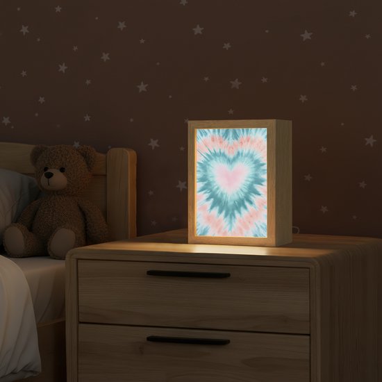 Nachtlampje 15x20 cm - Kinder lamp - Hartvormig - Tie dye - Pasteltinten - Lichtgroen - Tafellamp kinderkamer - Slaapkamer lamp - Bedlamp kinderen - Kinderlampje stopcontact - Wandlamp babykamer - Nachtlampjes van Merkloos — afbeelding 2