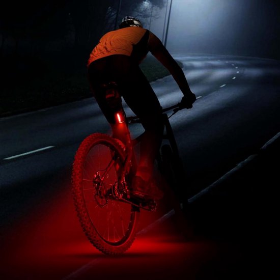 Oplaadbare Fietsverlichting Set Voor en Achter met Automatische Sensor en Verstelbare Lichtbundel — afbeelding 2