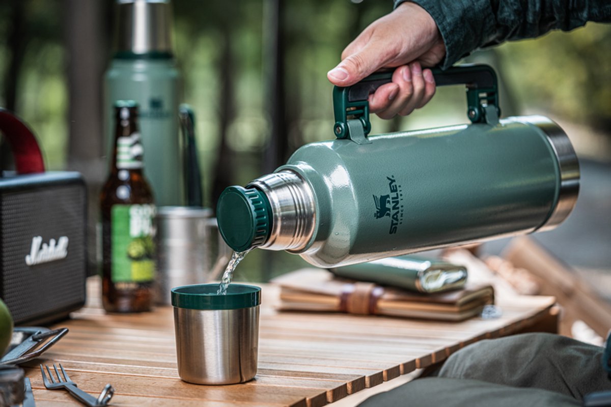Stanley Classic Legendary Thermosfles 1.4L Houdt 40 Uur Warm, 35 Uur Koud - Lekvrij - Vaatwasserbestendig - BPA-Vrij - Voor Koffie, Thee en Meer - Roestvrijstalen Thermoskan - Matte Black – foto 8
