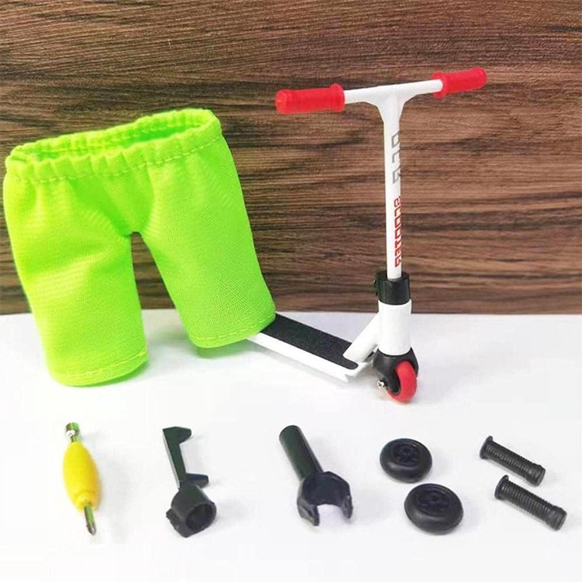 Provento - Finger Scooter Set met Skate Ramp en Mini Scooters Gereedschap, Interactive Vinger Speelgoed accessoires, Nieuwigheid Sensory Fun