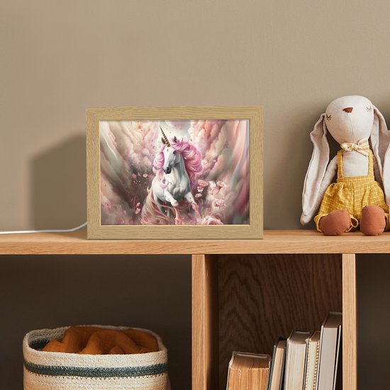 Nachtlampje 20x15 cm - Kinder lampje - Eenhoorn - Meisje - Roze - Bloemen - Sprookje - Tafellamp kinderkamer - Slaapkamer lamp - Bedlamp kinderen - Kinderlampje stopcontact - Wandlamp babykamer - Nachtlampjes van Merkloos — afbeelding 3
