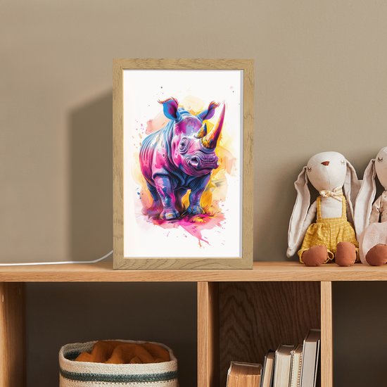 Nachtlampje 20x30 cm - Kinder lampje - Neushoorn - Kleurrijk - Verf - Dieren - Tafellamp kinderkamer - Slaapkamer lamp - Bedlamp kinderen - Kinderlampje stopcontact - Wandlamp babykamer - Nachtlampjes van OnlyWow — afbeelding 3