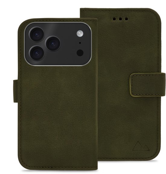 Étui de téléphone vert olive avec découpes pour trois caméras et fermeture magnétique, logo 'My Style' en bas.