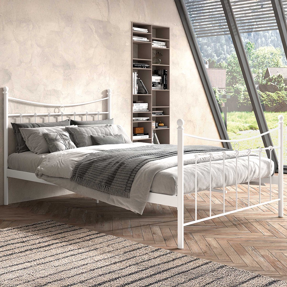 Bed 'Sacha' Wit 140x200 Met Lattenbodem