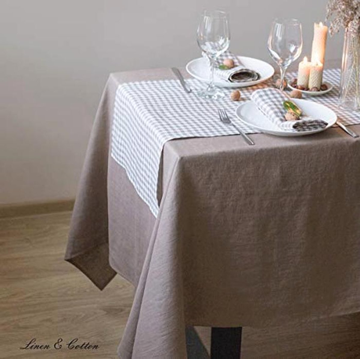 Hygge Tafelkleed - 100% Linnen Beige (140 x 140 cm) - Wasbaar Voor Keuken en Eettafel