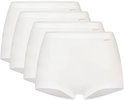 Vier witte Ten Cate shorts op een rij, met een grijze merknaam op de tailleband.
