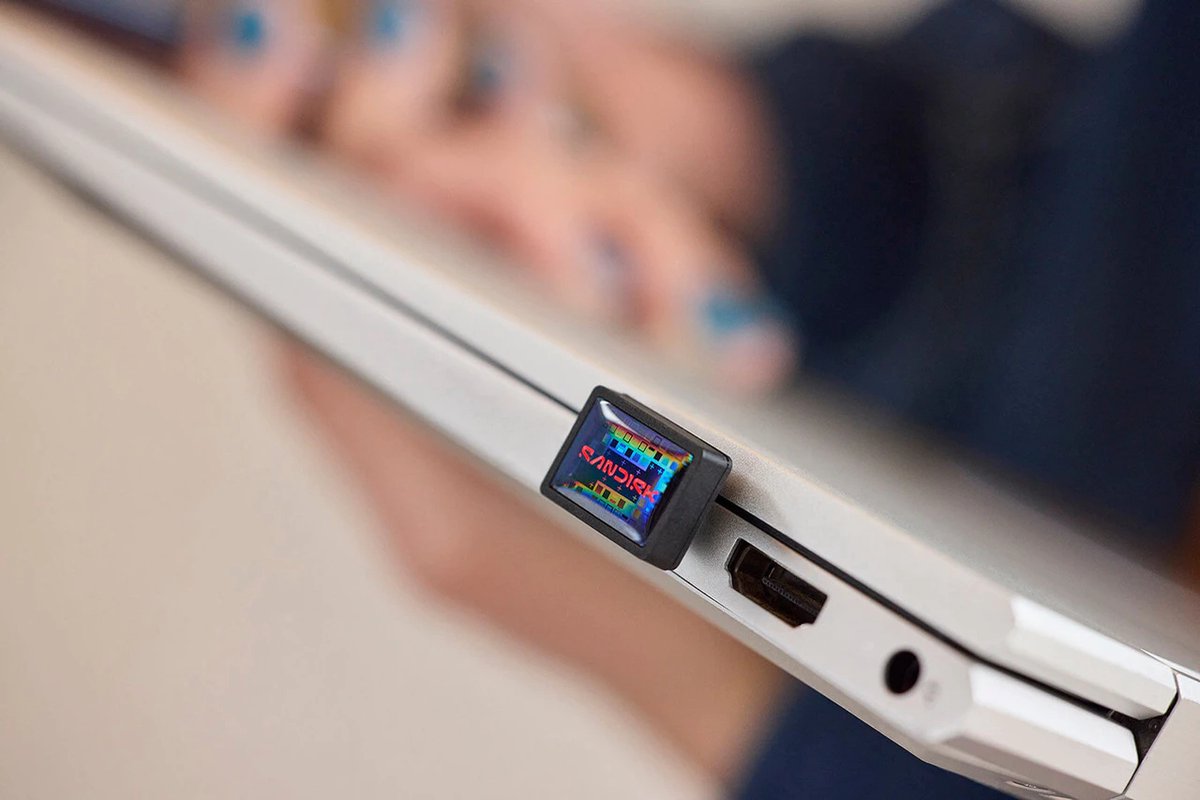 SANDISK Extreme Fit USB-C Flash Drive 512GB