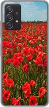 Geschikt voor Samsung Galaxy A53 5G hoesje - Een weiland vol met klaprozen - Siliconen Telefoonhoesje