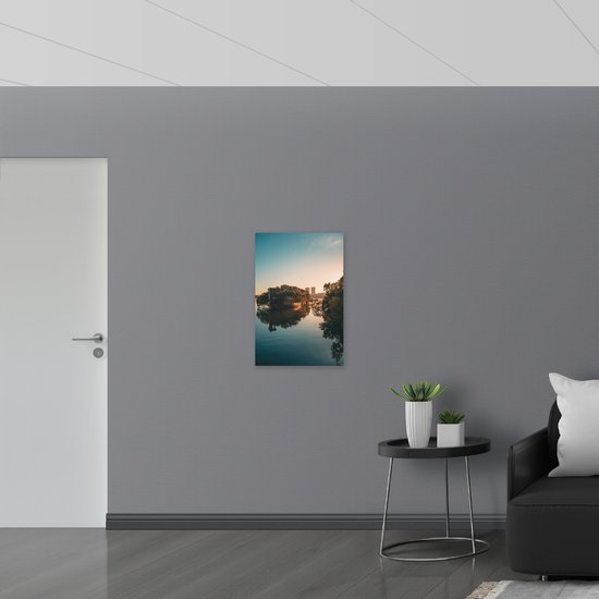 WallClassics - Acrylglas - Begroeid Scheepswrak in het Water  - 50x75 cm Foto op Acrylglas (Met Ophangsysteem)