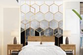 Behang - Fotobehang Goud - Hexagon - Chic - Patronen - Luxe - Breedte 195 cm x hoogte 260 cm