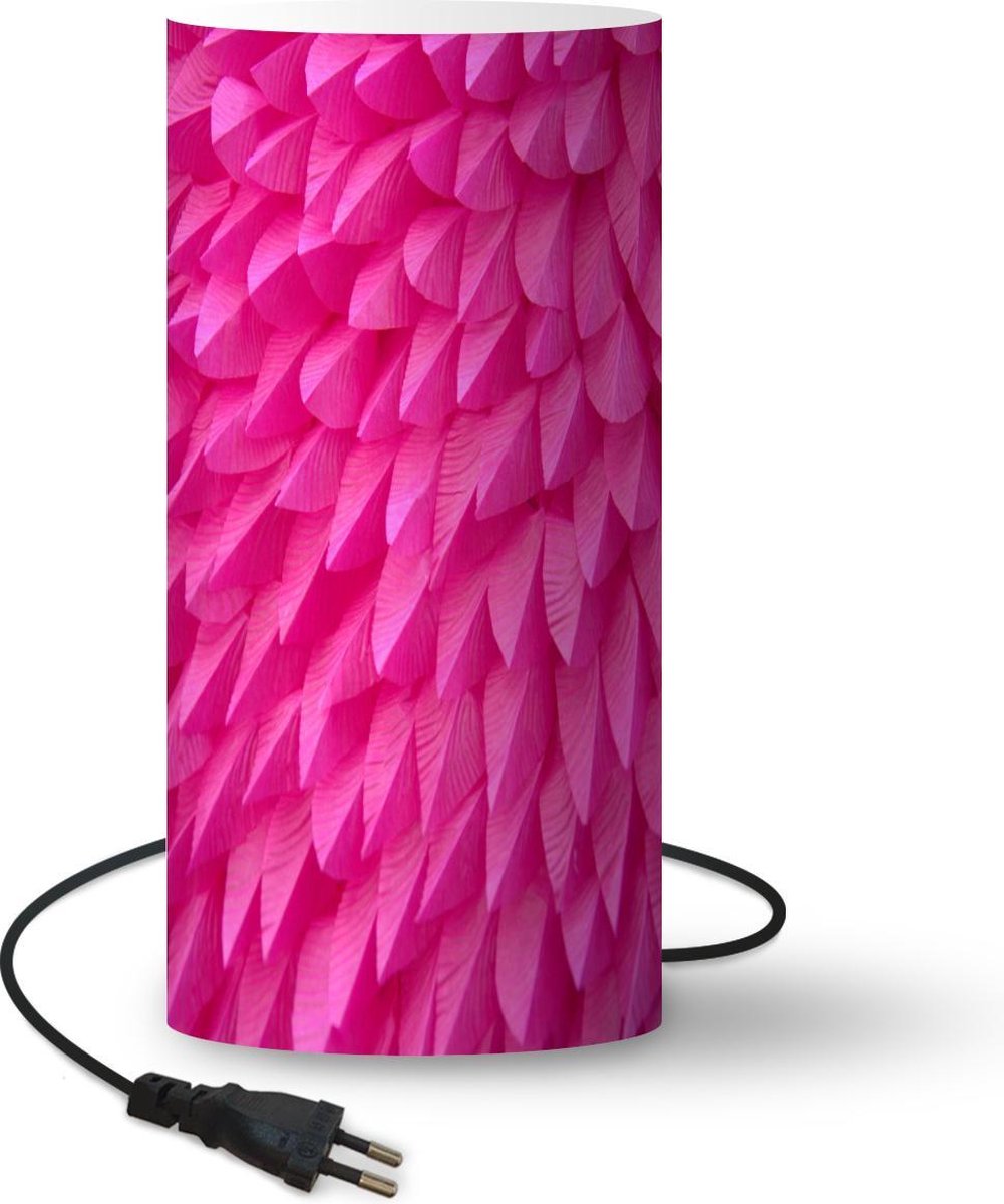 Lamp - Nachtlampje - Tafellamp slaapkamer - Roze veren structuur - 33 cm hoog - Ø15.9 cm - Inclusief LED lamp