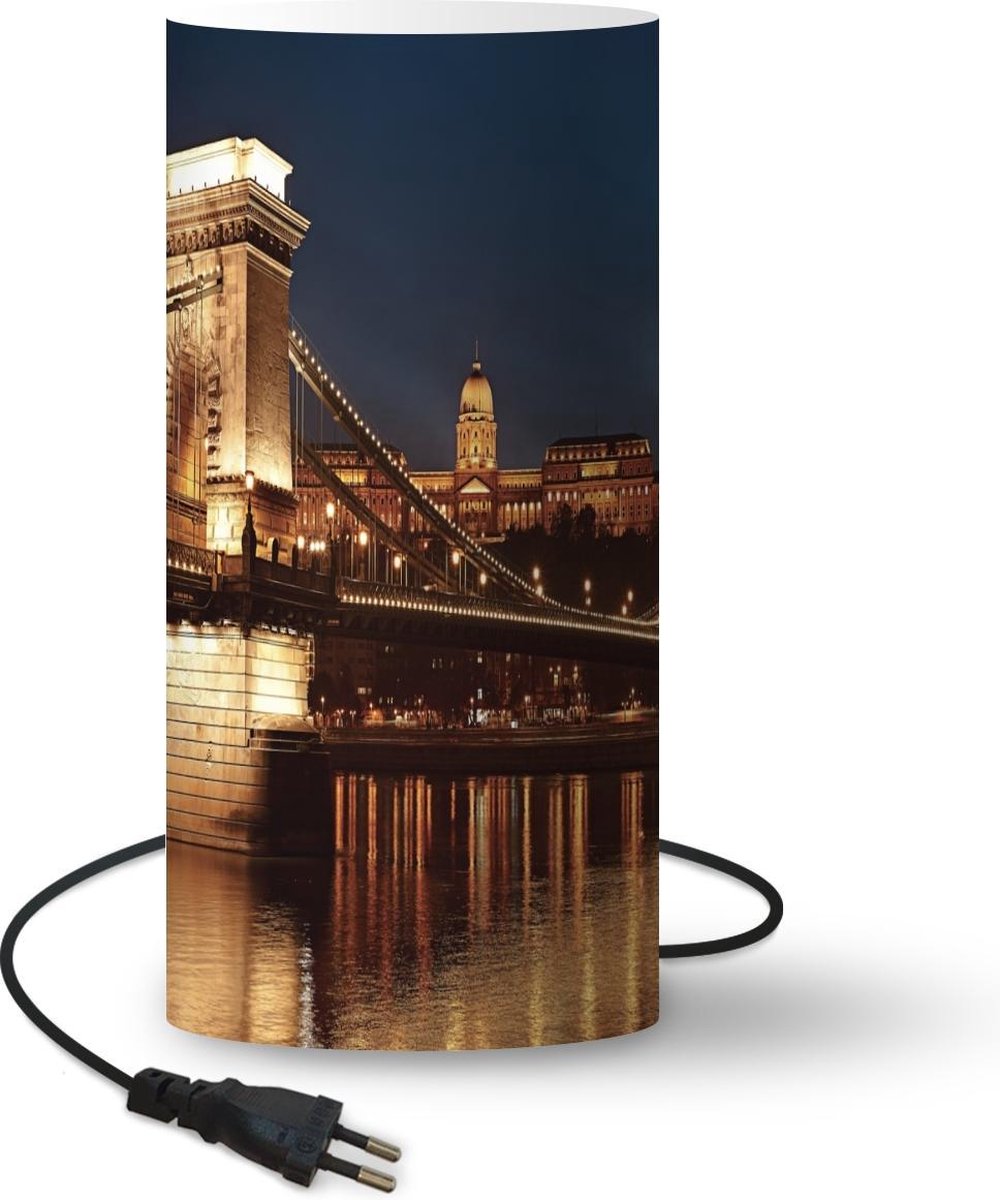 Lamp - Nachtlampje - Tafellamp slaapkamer - Boedapest - Kettingbrug - Licht - 33 cm hoog - Ø15.9 cm - Inclusief LED lamp