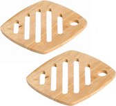 Set van 2x stuks vierkante pannen onderzetters van hout 18 cm - Onderzetters voor ovenschalen en kookpannen