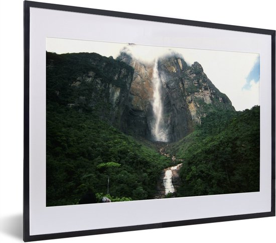 Fotolijst incl. Poster - Onderaanzicht van de watervallen in het Nationaal park Canaima in Zuid Amerika - 40x30 cm - Posterlijst