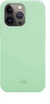 xoxo Wildhearts siliconen hoesje geschikt voor iPhone 13 Pro - Groen gekleurd hoesje - Pantone kleur - Backcover - verkrijgbaar in verschillende kleuren - Groen
