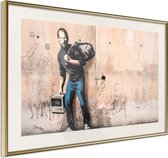 Ingelijste Poster - Banksy: Zoon van een migrant uit Syrië,  Goudkleurige lijst met passe-partout