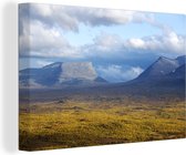 Canvas Schilderij Het berglandschap van het Nationaal park Abisko in Zweden - 60x40 cm - Wanddecoratie