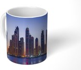 Mok - De zonsopkomst verborgen achter de skyline van de Dubai Marina - 350 ML - Beker