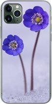 Geschikt voor iPhone 11 Pro Max hoesje - Bloemen - Sneeuw - Paars - Siliconen Telefoonhoesje