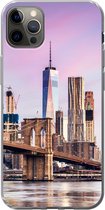 Geschikt voor iPhone 13 Pro Max hoesje - Brooklyn Brug en de skyline van New York - Siliconen Telefoonhoesje
