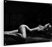 Artaza Glasschilderij - Vrouw Naakt in Bed - Erotiek - Zwart Wit - 60x45 - Plexiglas Schilderij - Foto op Glas