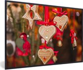 Photo en cadre - La décoration coeur suspendu sur le marché de Trent pendant Noël cadre photo noir 60x40 cm - Affiche sous cadre (Décoration murale salon / chambre)