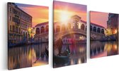 Artaza Canvas Schilderij Drieluik Gondel bij de Rialtobrug in Venetië, Italië - 120x60 - Foto Op Canvas - Canvas Print