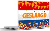 Laptop sticker - 11.6 inch - Feest - Spreuken - 'Geslaagd' - Quotes - 30x21cm - Laptopstickers - Laptop skin - Cover