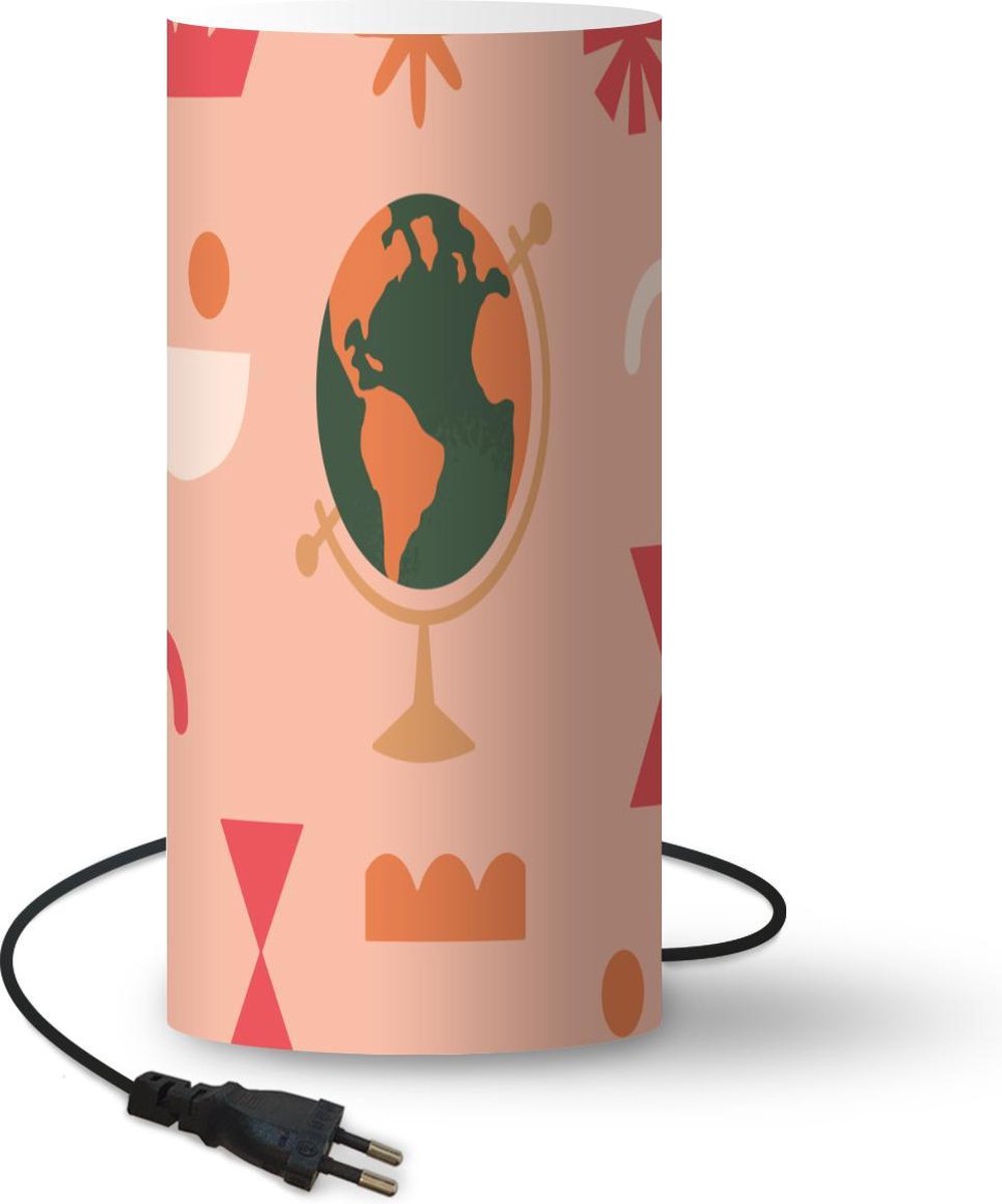 Lamp - Nachtlampje - Tafellamp slaapkamer - Wereldbol - Roze - Abstract - 33 cm hoog - Ø15.9 cm - Inclusief LED lamp