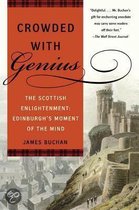 Boekcover met de titel 'Crowded With Genius' in sierlijke letters op een oranje achtergrond, met een afbeelding van Edinburghs skyline.