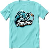 Fishing - Vissen T-Shirt | Grappig Verjaardag Vis Hobby Cadeau Shirt | Dames - Heren - Unisex | Tshirt Hengelsport Kleding Kado - Licht Blauw - S