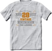 28 Jaar Legend T-Shirt | Goud - Zilver | Grappig Verjaardag Cadeau | Dames - Heren | - Licht Grijs - Gemaleerd - M