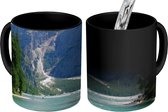 Magische Mok - Foto op Warmte Mok - Lago di Braies met een uitzicht op de bergen in Zuid-Europa - 350 ML