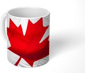Mok - Koffiemok - Reusachtige Canadese vlag met boomtakken - Mokken - 350 ML - Beker - Koffiemokken - Theemok