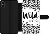 Bookcase Geschikt voor iPhone X telefoonhoesje - Quotes - Spreuken - Wild one - Met vakjes - Wallet case met magneetsluiting