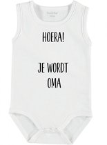 Baby Rompertje met tekst 'Hoera je wordt oma ' | mouwloos l | wit zwart | maat 62/68 | cadeau | Kraamcadeau | Kraamkado