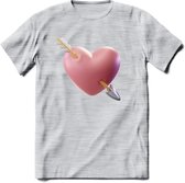Valentijn Hart met pijl T-Shirt | Grappig Valentijnsdag Cadeautje voor Hem en Haar | Dames - Heren - Unisex | Kleding Cadeau | - Licht Grijs - Gemaleerd - 3XL