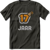 17 Jaar Feest T-Shirt | Goud - Zilver | Grappig Verjaardag Cadeau Shirt | Dames - Heren - Unisex | Tshirt Kleding Kado | - Donker Grijs - XL