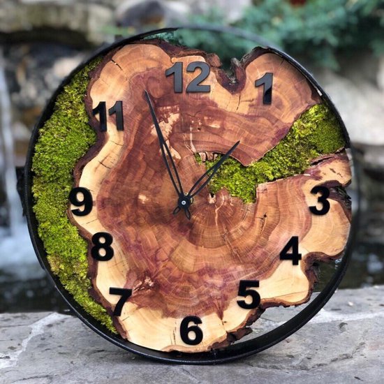 Horloge murale unique en bois My Wood avec revêtement sphères naturelles-mousse  - Avec... | bol.com
