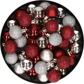 Kleine kunststof kerstversiering 40x stuks set en 3 cm kerstballen in het zilver en donkerrood - Voor kleine kerstbomen