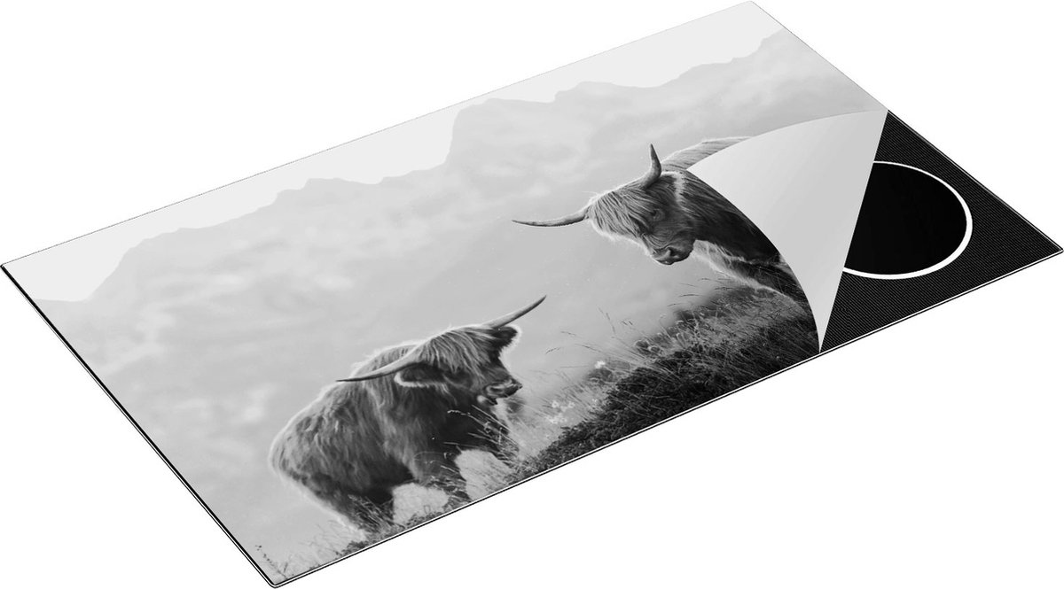 Chefcare Inductie Beschermer Twee Schotse Hooglanders in de Bergen - Zwart Wit - 90x50 cm - Afdekplaat Inductie - Kookplaat Beschermer - Inductie Mat