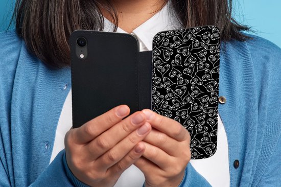 Etui pour iPhone XR Bookcase - Filles - Coeur - Fleurs - Motifs - Fille - Kids - Enfants - Enfant - Avec compartiments - Etui portefeuille avec fermeture aimantée