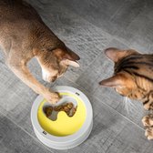 BeOneBreed Intellikatt - Slowfeeder voor katten - Voerpuzzel aanbevolen door Dierenartsen en Kattengedragsdeskundigen - Grijs/Geel