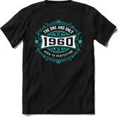 1960 The One And Only | Feest Kado T-Shirt Heren - Dames | Cobalt - Wit | Perfect Verjaardag Cadeau Shirt | Grappige Spreuken - Zinnen - Teksten | Maat 3XL