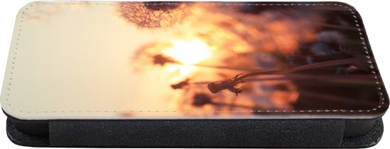 Bookcase Convient pour étui de téléphone iPhone SE 2020 - Pissenlit - Coucher de soleil - Printemps - Avec compartiments - Étui portefeuille avec fermeture magnétique